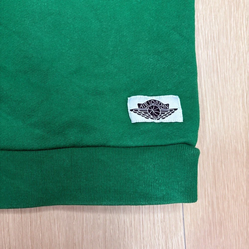 Air Jordan Brand Wings Classic Crewneck Sweatshirt Green Mens Large AO0426-302